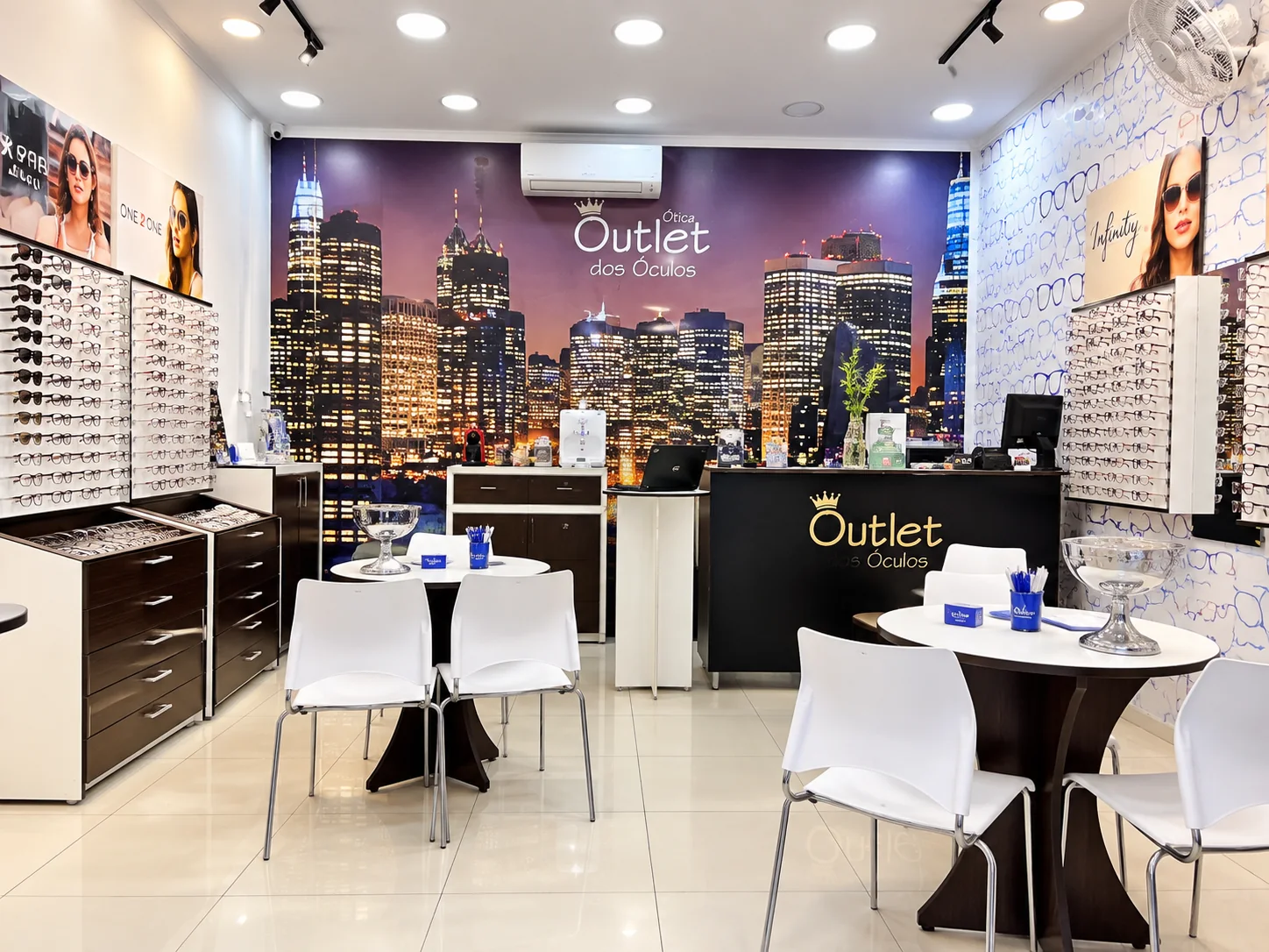 Interior da Outlet dos Óculos Barueri